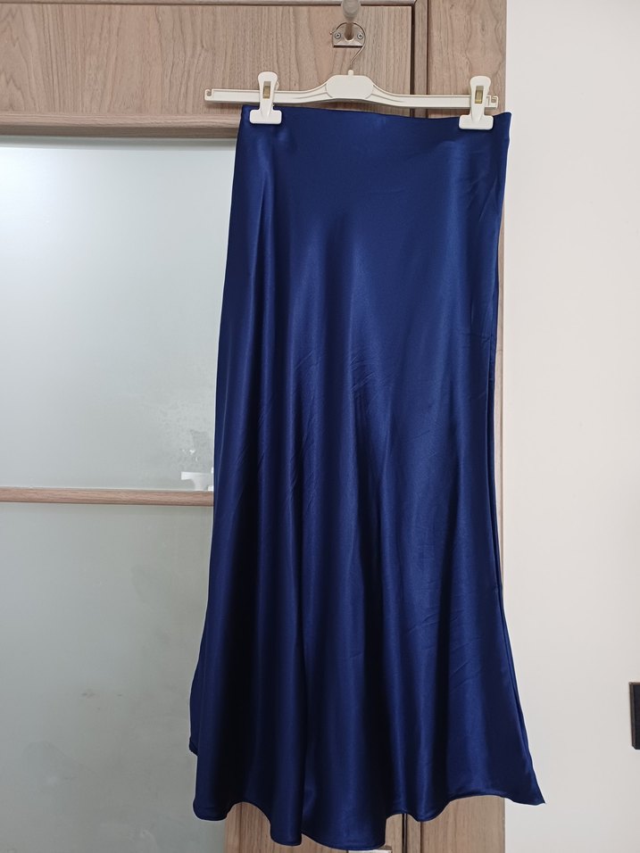 Beyaz lacivert saten takım - Görsel 3