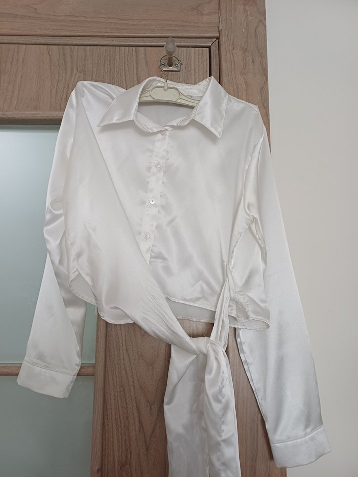 Beyaz lacivert saten takım - Görsel 5