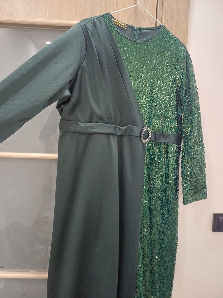 Yeşil Sırtı Drapeli Uzun Abiye Elbise - Görsel 2