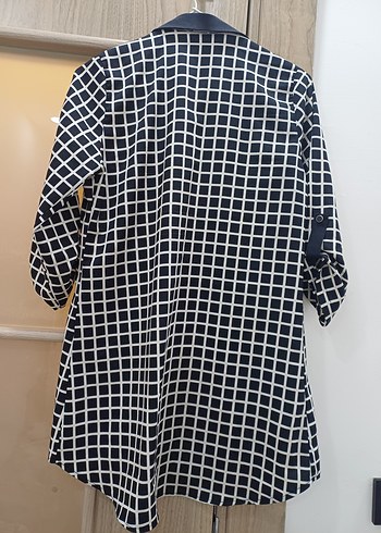 Düğmeli Siyah Beyaz Kareli Midi gömlek - Görsel 3