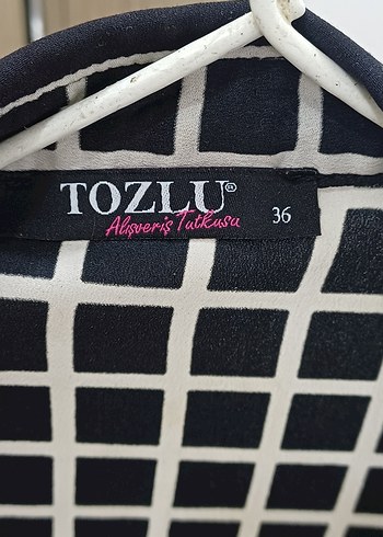 Düğmeli Siyah Beyaz Kareli Midi gömlek - Görsel 4