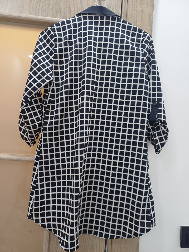 Düğmeli Siyah Beyaz Kareli Midi gömlek - Görsel 3