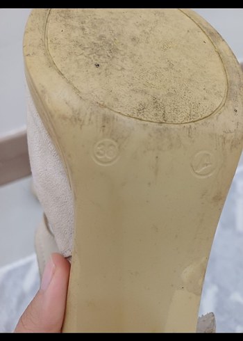 Bej Süet Tokalı Kadın Topuklu Sandalet - Görsel 3