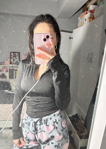 Siyah Yüksek Yakalı Uzun Kollu Kadın Sweatshirt - Görsel 2