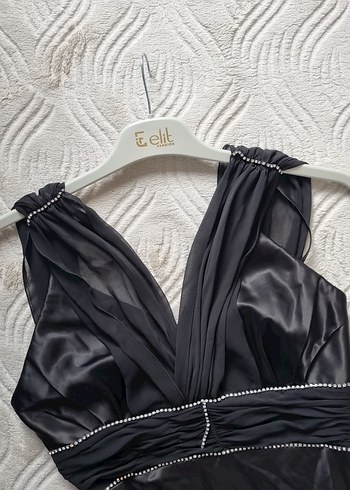 Siyah Drapeli V Yakalı Uzun Abiye Saten Elbise - Görsel 4