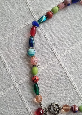 Çiçek Figürlü Renkli Boncuklu Midi Kolye - Görsel 6