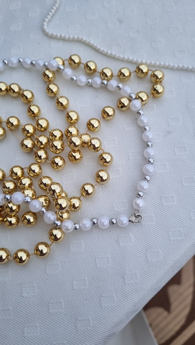 Beyaz İşlemeli Boncuklu Midi Kolye lastikli olanda var - Görsel 3