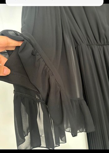 Siyah Piliseli Uzun Kollu Uzun Elbise - Görsel 4