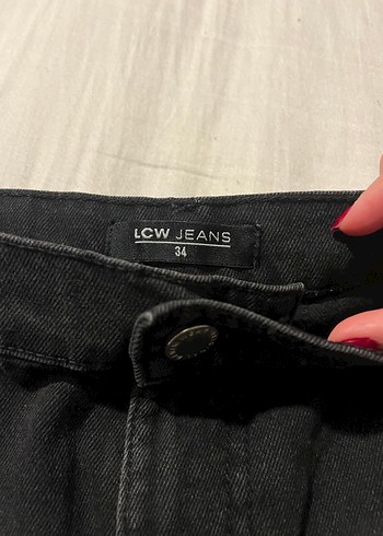 Siyah Mini Denim Şort Rahat Kesim - Görsel 4