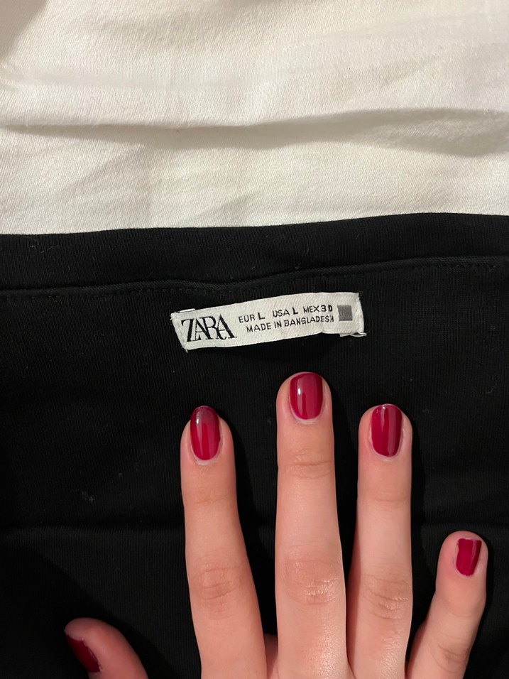 Zara siyah yanları drapeli straplez crop - Görsel 3