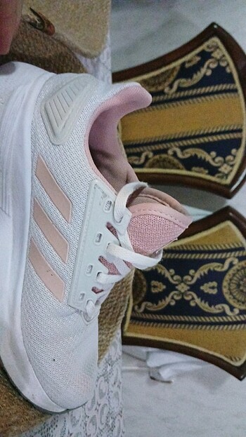 Adidas 36 numara Sayılı giyilmiş adidas ayakkabı