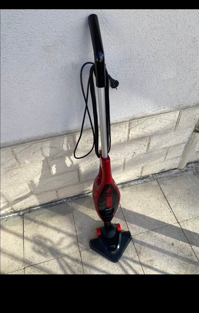 Kırmızı Dikey Elektrikli Süpürge - Görsel 2