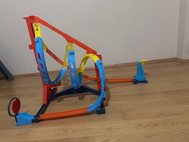  Hot wheels track builder