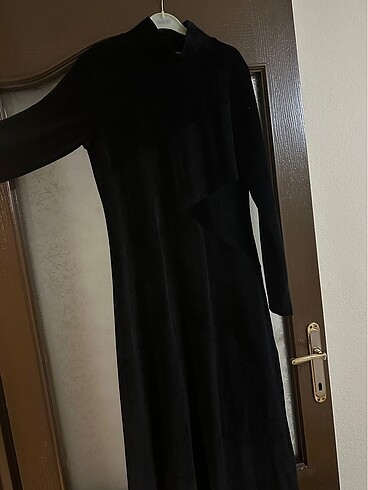 Esra keküllüoğlu kadife elbise