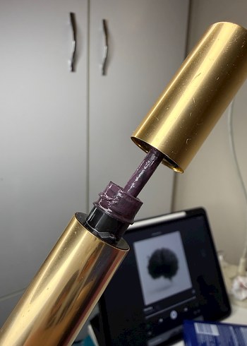 Parlak Altın Renkli YSL Maskara Mürdüm tonu - Görsel 4