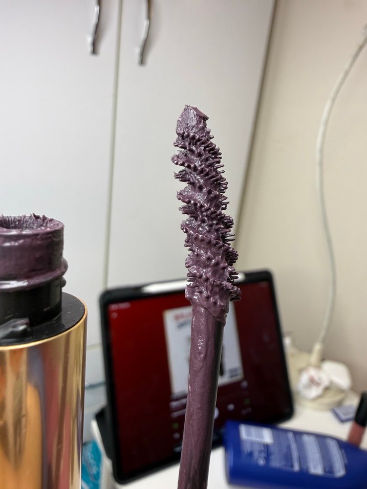 Parlak Altın Renkli YSL Maskara Mürdüm tonu - Görsel 3