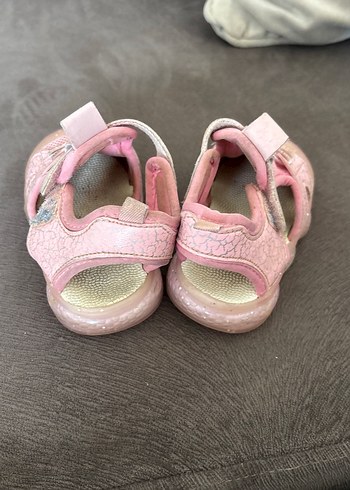 22 Beden Kız Çocuk Pembe Cırtlı Kauçuk Ayakkabı