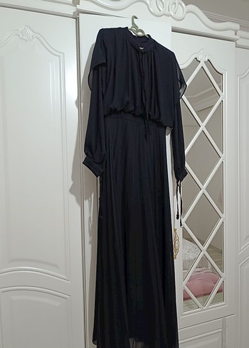 Siyah Uzun Drapeli Gotik Elbise - Görsel 2