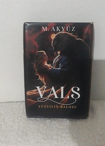 VALS:YÜZYILIN BALOSU KUTULU SET M. AKYÜZ
