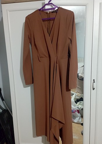 V Yaka Fermuarlı Kahverengi elbise - Görsel 3