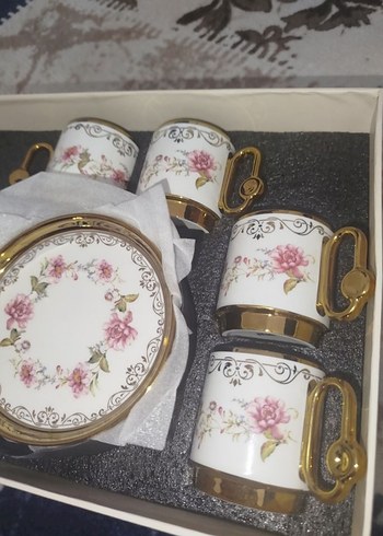 Diger Beyaz Çiçek Desenli Klasik Fincan Takımı - Görsel 3