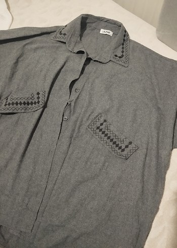 Gri Nakışlı Keten Gömlek - Görsel 2