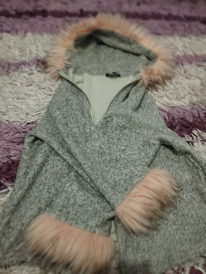 Gri Yünlü Kürklü Kadın Kış Montu - Görsel 2