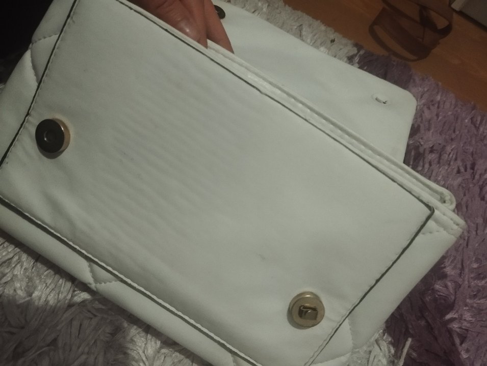 Zincir Detaylı Beyaz Kadın Çanta - Görsel 4