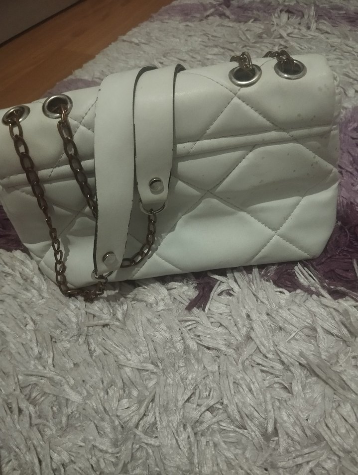 Zincir Detaylı Beyaz Kadın Çanta - Görsel 2