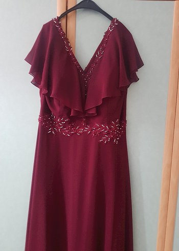 44 Beden bordo Renk Bordo Nakışlı Uzun Abiye Elbise