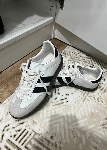 Beyaz Çizgili Kadın Spor Ayakkabı samba - Görsel 2