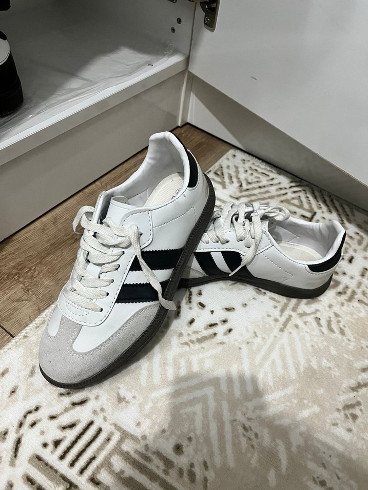 Beyaz Çizgili Kadın Spor Ayakkabı samba - Görsel 2