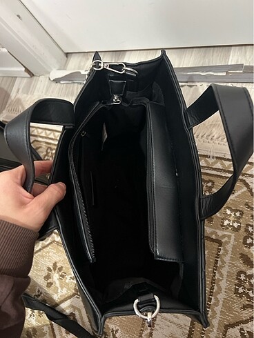 Beden siyah Renk Bershka geniş çanta açıklama kısmını okuyun