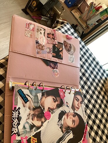  Macaron binder