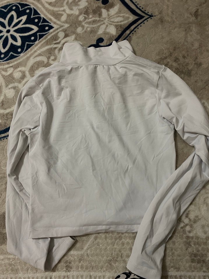 Beyaz Uzun Kollu Yarım Fermuarlı Crop Top - Görsel 4