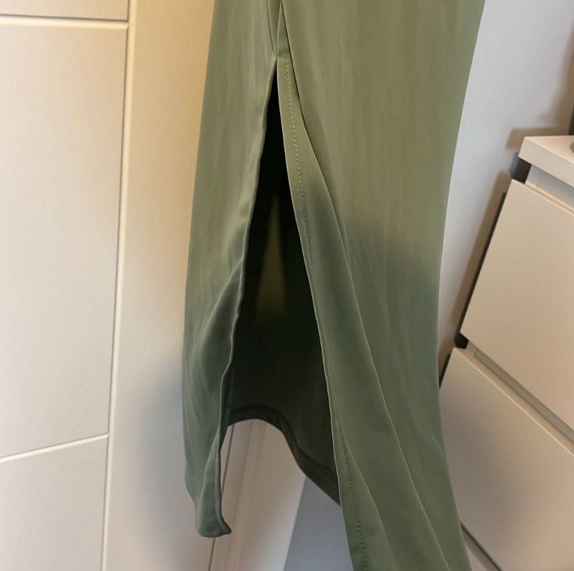 hm askılı yırtmaçlı elbise - Görsel 2