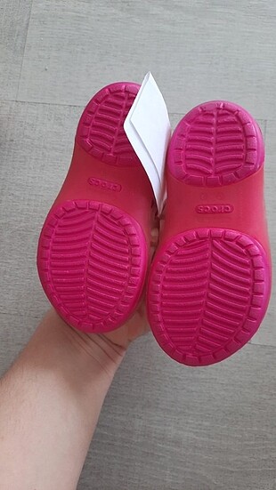 25 Beden Crocs ayakkabi