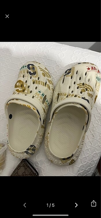 Crocs