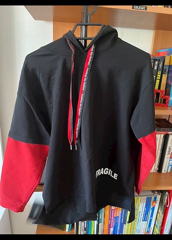 AG Baskılı Siyah Kırmızı Kapüşonlu Sweatshirt