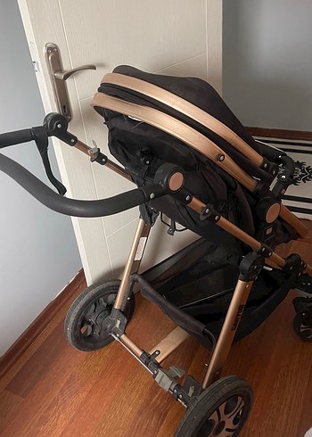 Siyah Bebek Arabası - Görsel 3