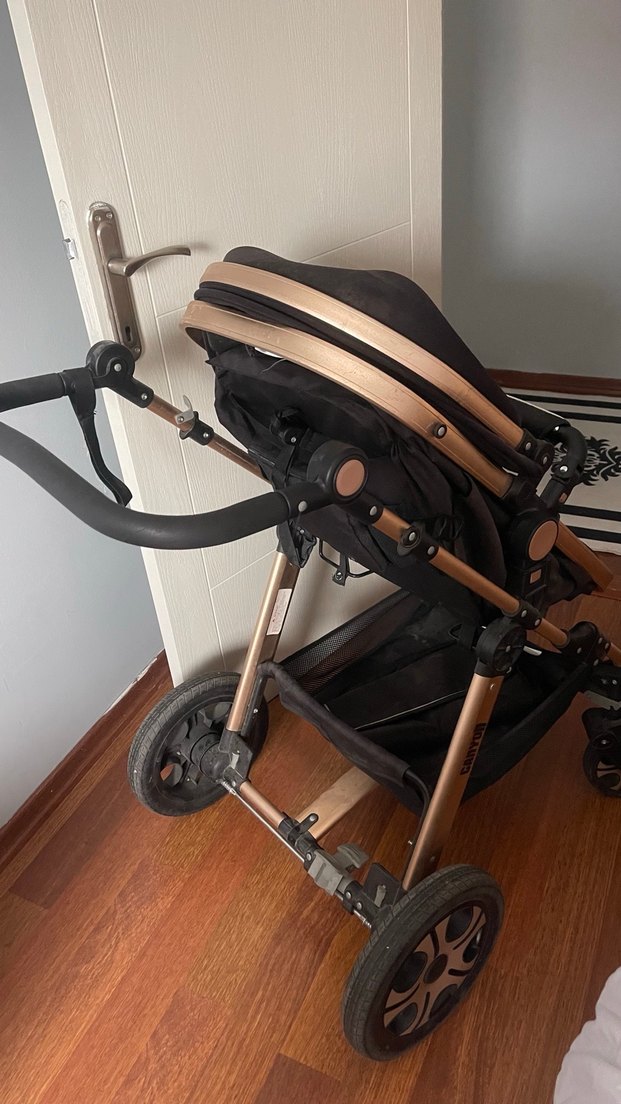 Siyah Bebek Arabası - Görsel 3