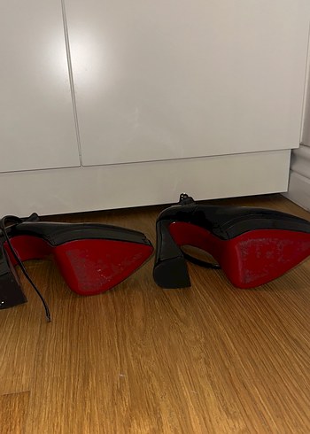 38 Beden Siyah Rugan Platformlu Stiletto Topuklu altı kırmızı detay