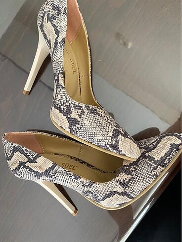 35 Beden Erbil Süel Yılan Derisi Stiletto