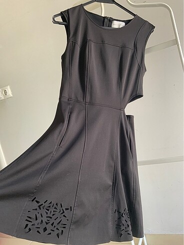 Arzu Kaprol siyah elbise