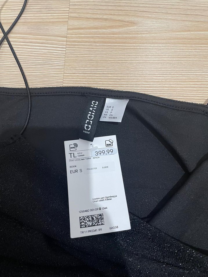 siyah simli ince askılı mini elbise - Görsel 4