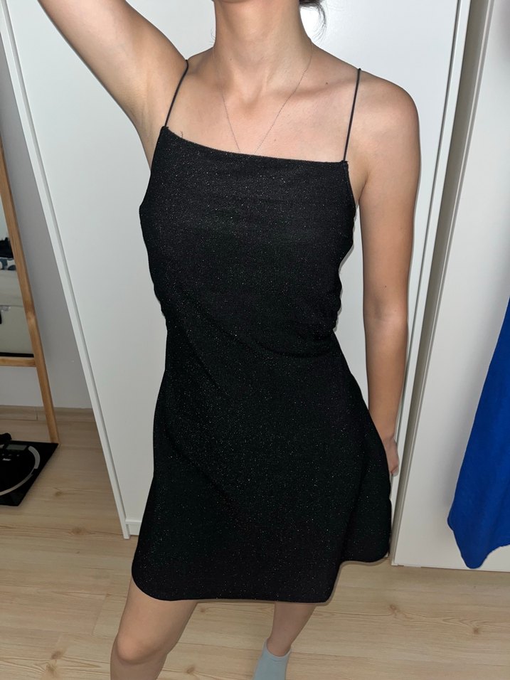 siyah simli ince askılı mini elbise - Görsel 2