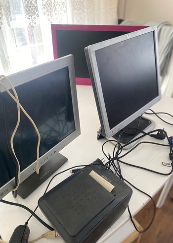 Gri Masaüstü Bilgisayar Monitörleri