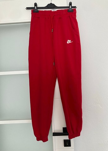 Nike Nike Kırmızı Rahat Kesim Sweatpant