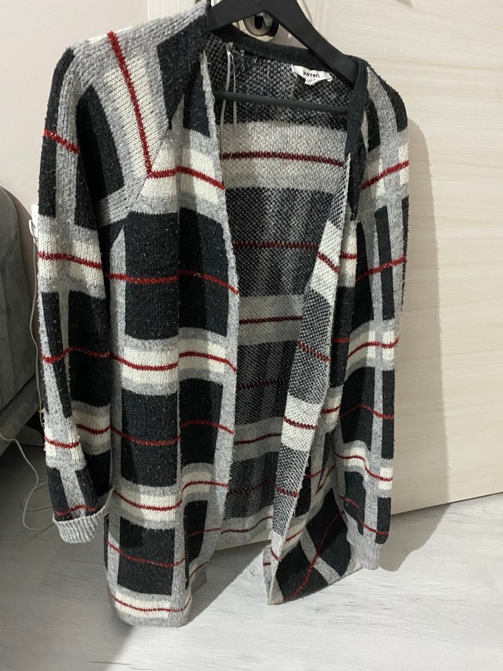 Gri Ekose Desenli Boğazlı Kadın Yün Kazak - Görsel 3