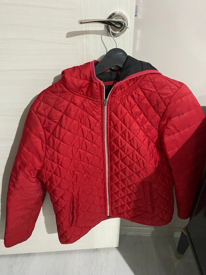 Kapüşonlu Kırmızı Kadın Mont - Görsel 2